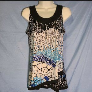 Scoop neck sleeveless top